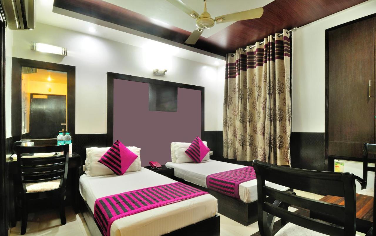 The Bonlon Inn-Near Blk Hospital Delhi  Exterior photo